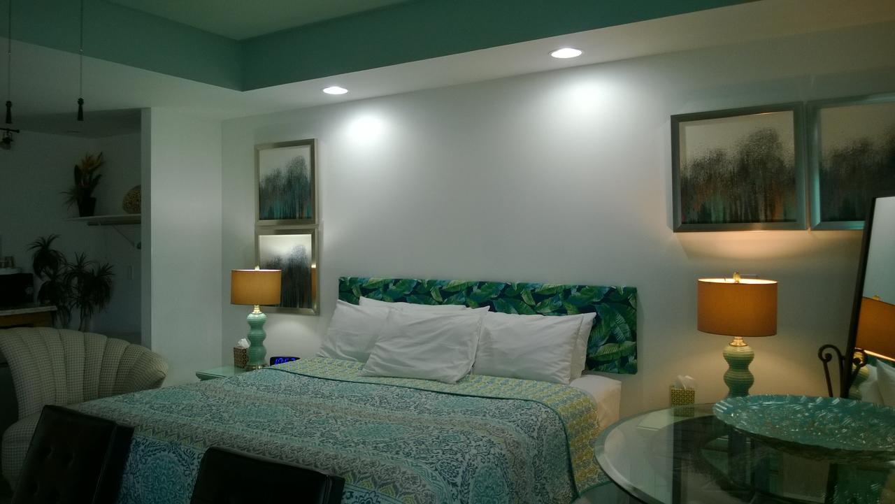Miami Motel Канандейґуа Екстер'єр фото